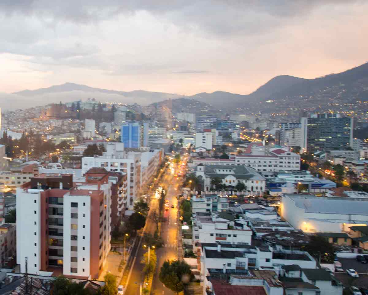 Quito, Ecuador en la madrugada | ©Angela Drake Quito, Ecuador en la madrugada | ©Angela Drake