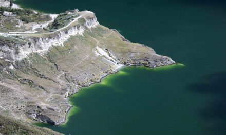 Hiking the Quilotoa Crater Rim