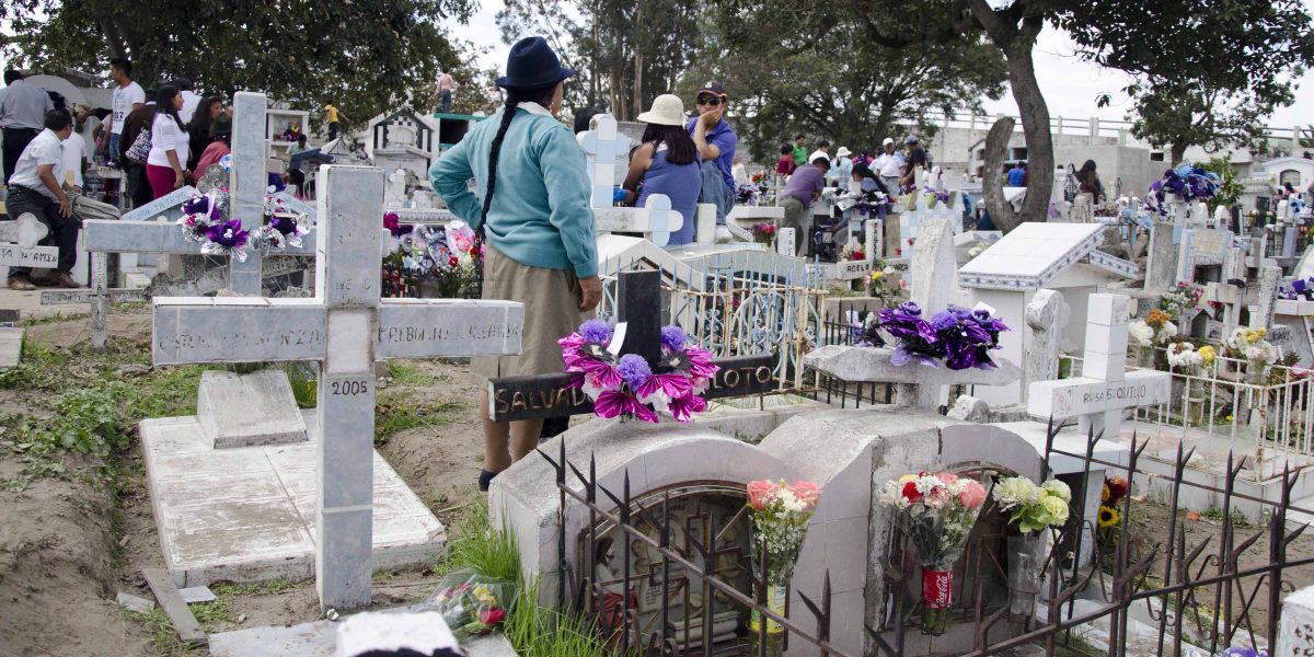 Día de los Difuntos, Cementerio Calderón, Quito, Ecuador | ©Angela Drake Día de los Difuntos, Cementerio Calderón, Quito, Ecuador | ©Angela Drake
