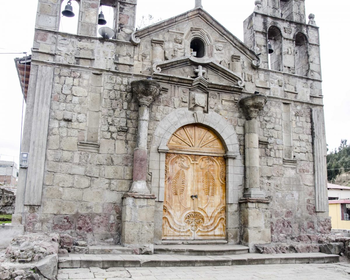 Front door and facade of the Colonial Church in Sicalpa Viejo, Ecuador | ©Angela Drake / Not Your Average American