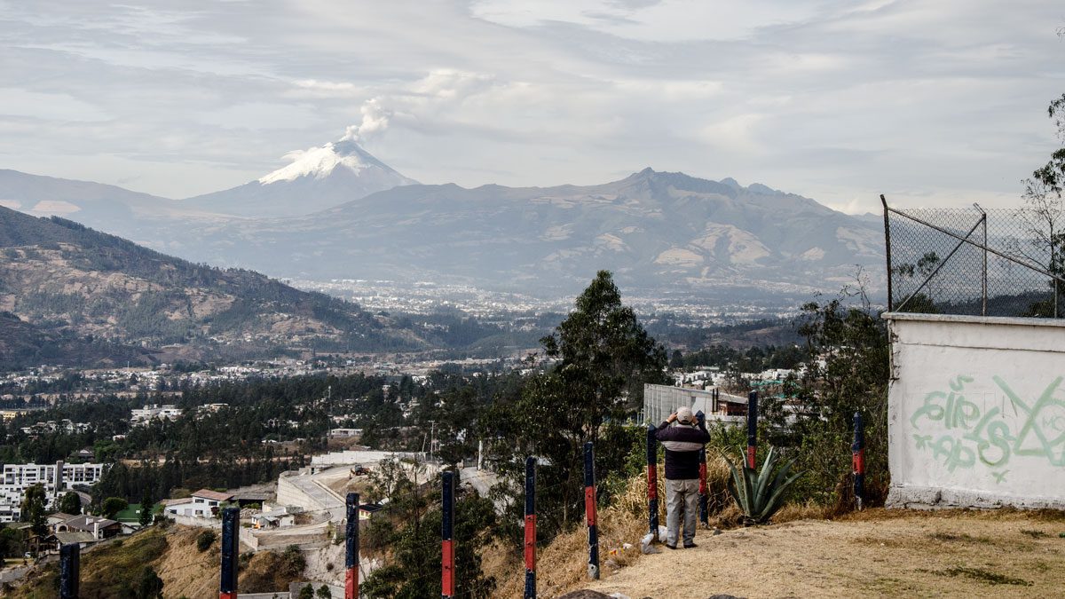 Cotopaxi con penacho de ceniza y vapor | Septiembre 201t | ©Ángela Drake