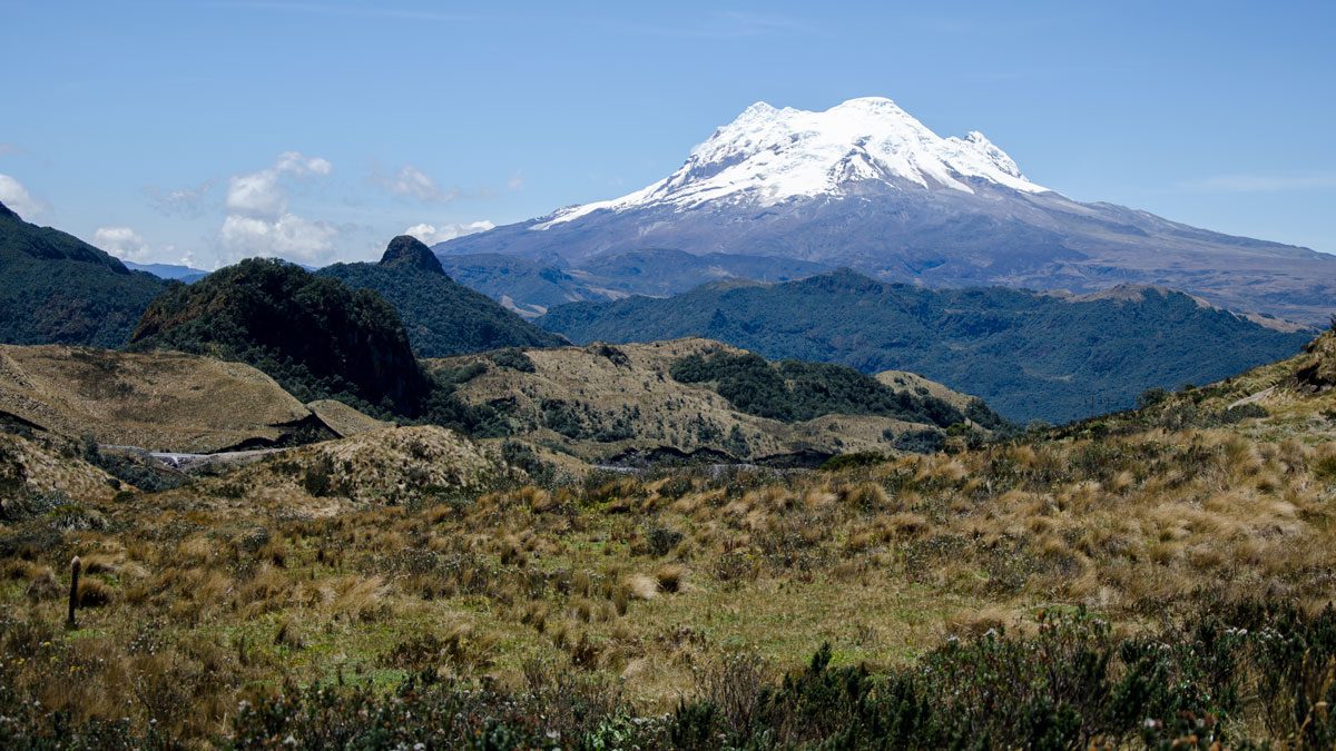 El Volcán Antisana en una mañana despejada de septiembre de | © Ángela Drake