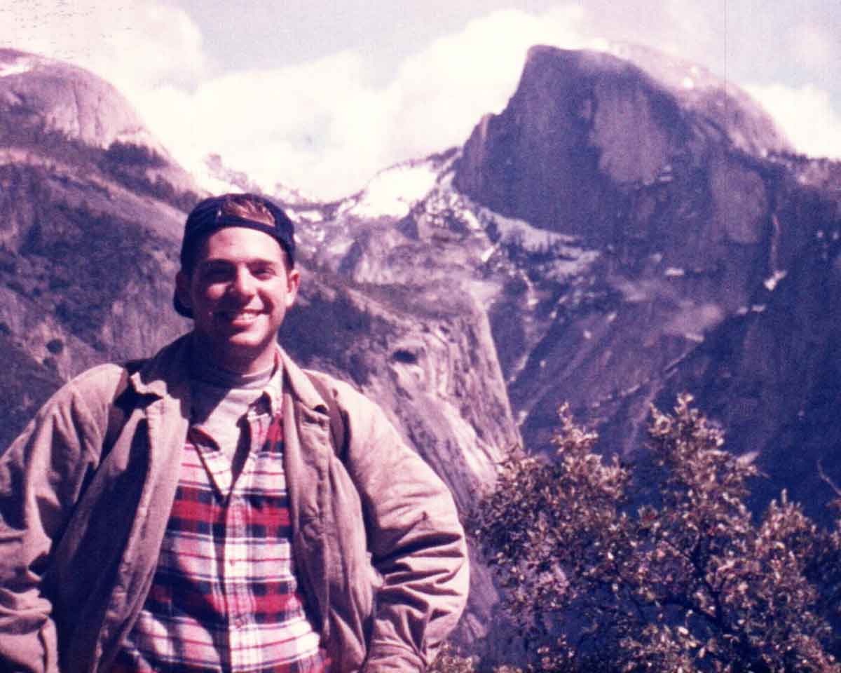 Scott nunca había acampado antes de la universidad. Qué gran lugar para empezar. Scott nunca había acampado antes de la universidad. Qué gran lugar para empezar.