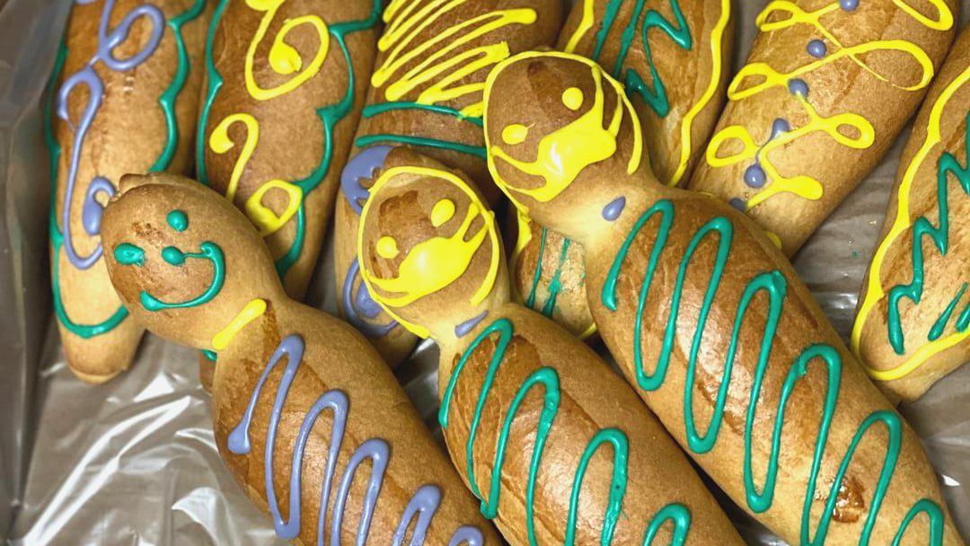 Guaguas de Pan con máscaras faciales