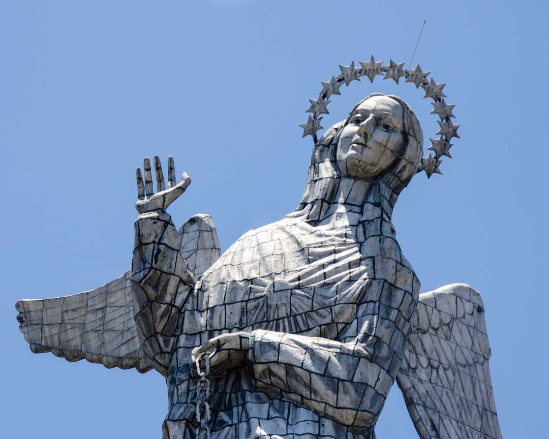 La Virgen de Quito en el Panecillo, Quito, Ecuador | ©Angela Drake