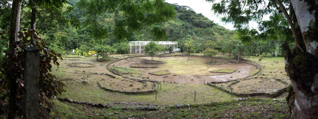 Descripción general del sitio arqueológico de Santa Ana - La Florida cosido de 15 fotos | ©Angela Drake Descripción general del sitio arqueológico de Santa Ana - La Florida