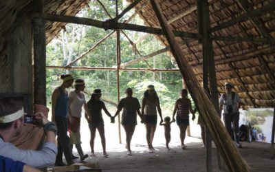 Visitando Apaika y nuestros anfitriones Huaorani