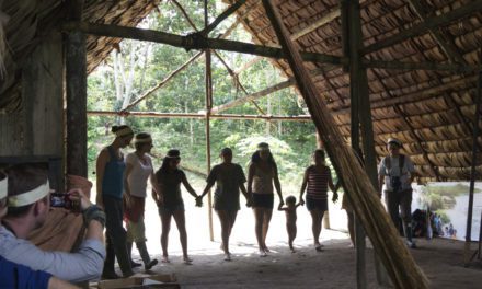 Visitando Apaika y nuestros anfitriones Huaorani