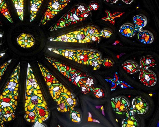 El Rosetón de la Basílica del Voto Nacional incluye imágenes de orquídeas
