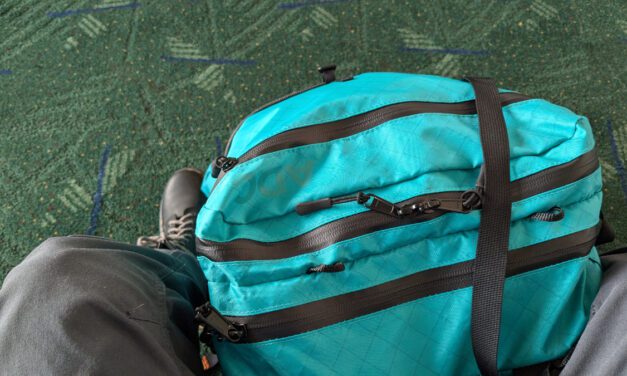 Desempaque de la mochila de viaje All Day Carry de Six Moon Design