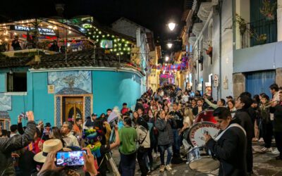 Celebra las fiestas de Quito con amigos locales