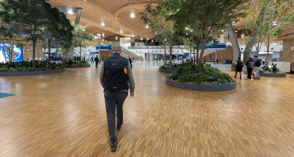 Gossamer Gear Aero Jet Review: Best Small Carry-On?