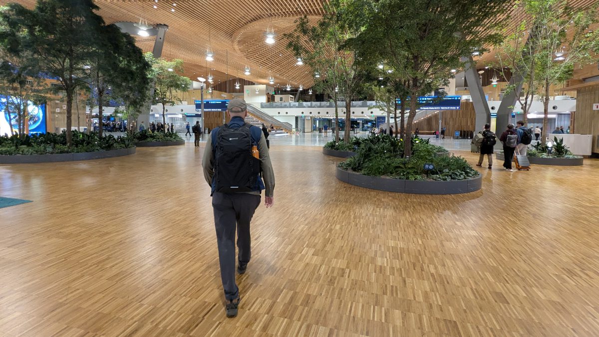 Gossamer Gear Aero Jet Review: Best Small Carry-On?