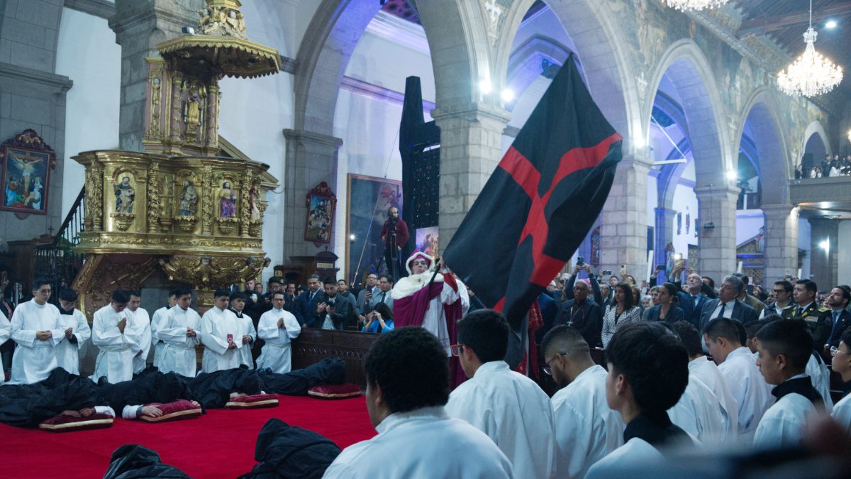 Arrastre de Caudas in Quito: Witnessing an Ancient Rite
